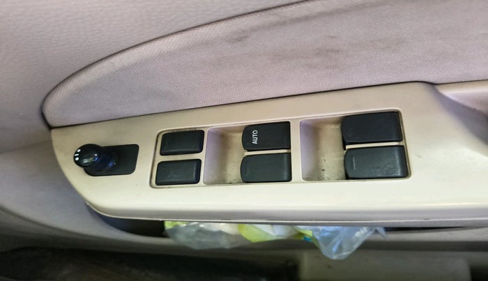 2014 Maruti Swift Dzire VXI, Petrol, Manual, 1,19,085 km, interior