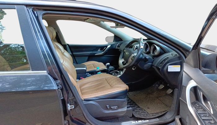 2018 Mahindra XUV500 W11, Diesel, Manual, 59,716 km, interior