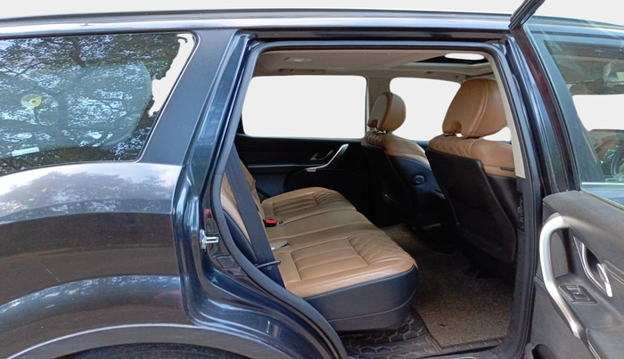 2018 Mahindra XUV500 W11, Diesel, Manual, 59,716 km, interior