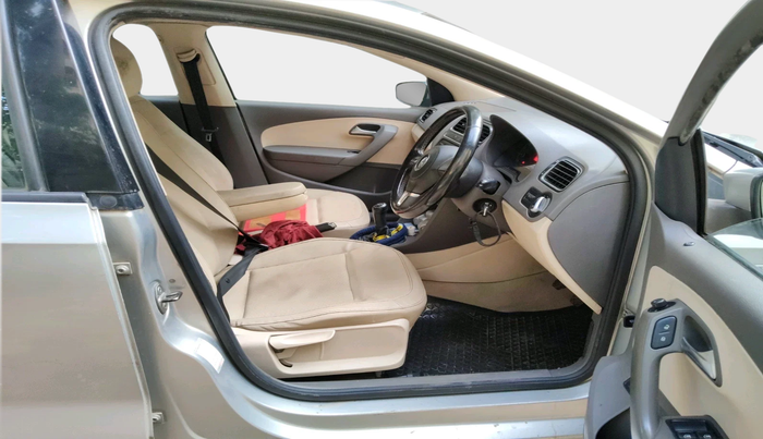 2012 Volkswagen Vento HIGHLINE 1.6 MPI, Petrol, Manual, 1,01,742 km, interior