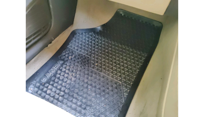 2012 Volkswagen Vento HIGHLINE 1.6 MPI, Petrol, Manual, 1,01,742 km, interior