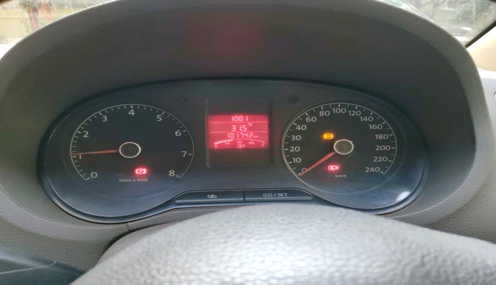 2012 Volkswagen Vento HIGHLINE 1.6 MPI, Petrol, Manual, 1,01,742 km, interior