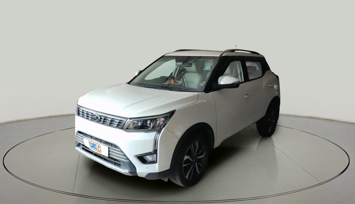 2020 Mahindra XUV300 W8 (O) 1.5 DIESEL AMT, Diesel, Automatic, 35,948 km, exterior