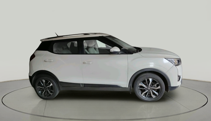 2020 Mahindra XUV300 W8 (O) 1.5 DIESEL AMT, Diesel, Automatic, 35,948 km, exterior