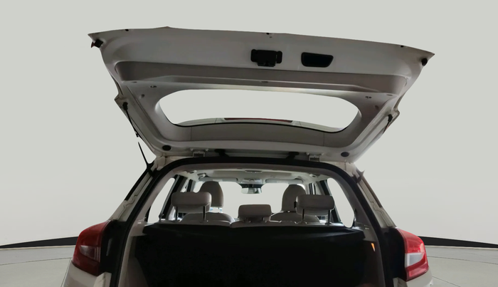 2020 Mahindra XUV300 W8 (O) 1.5 DIESEL AMT, Diesel, Automatic, 35,948 km, exterior