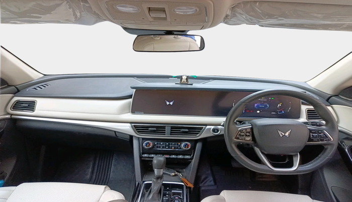 2024 Mahindra XUV700 AX 7 LUXURY D AT 7 STR, Diesel, Automatic, 23,925 km, interior