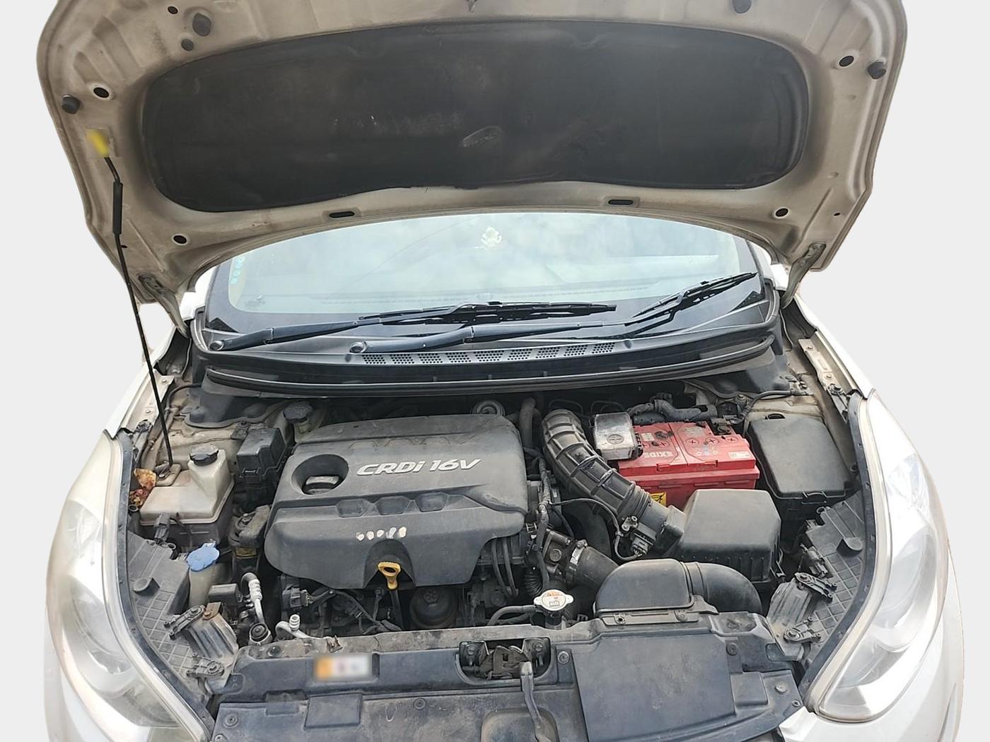 2013 Hyundai New Elantra 1.6 SX MT DIESEL, Diesel, Manual, 1,69,974 km, exterior