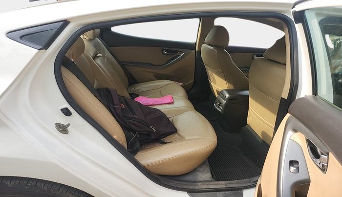 2013 Hyundai New Elantra 1.6 SX MT DIESEL, Diesel, Manual, 1,69,974 km, interior