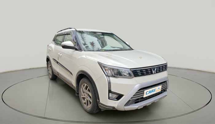 2023 Mahindra XUV300 W8 (O) 1.2 PETROL AMT, Petrol, Automatic, 17,550 km, exterior