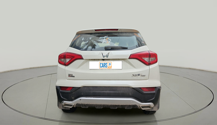 2023 Mahindra XUV300 W8 (O) 1.2 PETROL AMT, Petrol, Automatic, 17,550 km, exterior