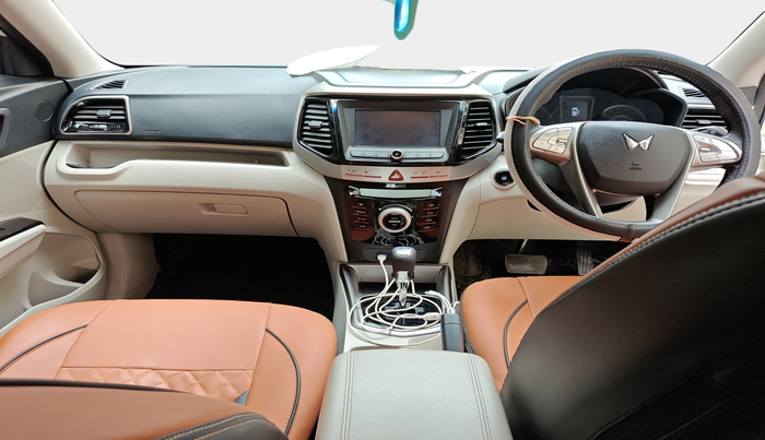 2023 Mahindra XUV300 W8 (O) 1.2 PETROL AMT, Petrol, Automatic, 17,550 km, interior