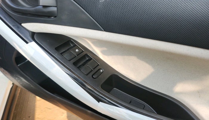 2025 Tata Curvv Pure Plus 1.2 Petrol 6MT, Petrol, Manual, 224 km, interior