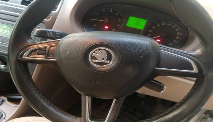 2014 Skoda Rapid AMBITION 1.6 MPI MT PLUS, Petrol, Manual, 95,092 km, interior