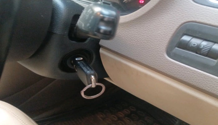 2014 Skoda Rapid AMBITION 1.6 MPI MT PLUS, Petrol, Manual, 95,092 km, interior