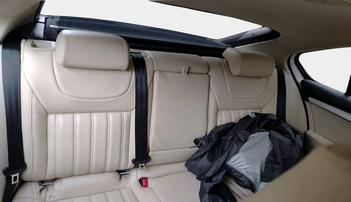 2018 Skoda Octavia STYLE 1.8 TSI AT, Petrol, Automatic, 34,196 km, interior