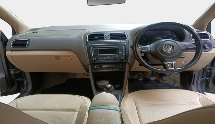 2013 Volkswagen Vento HIGHLINE DIESEL 1.6, Diesel, Manual, 1,14,654 km, interior