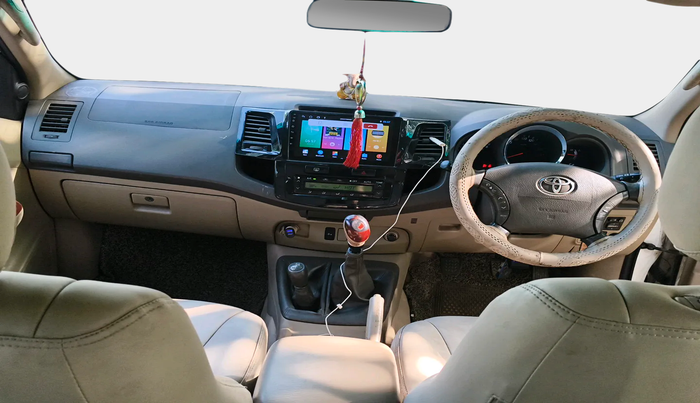 2011 Toyota Fortuner 3.0 4X4 MT, Diesel, Manual, 1,17,623 km, interior