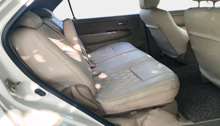 2011 Toyota Fortuner 3.0 4X4 MT, Diesel, Manual, 1,17,623 km, interior