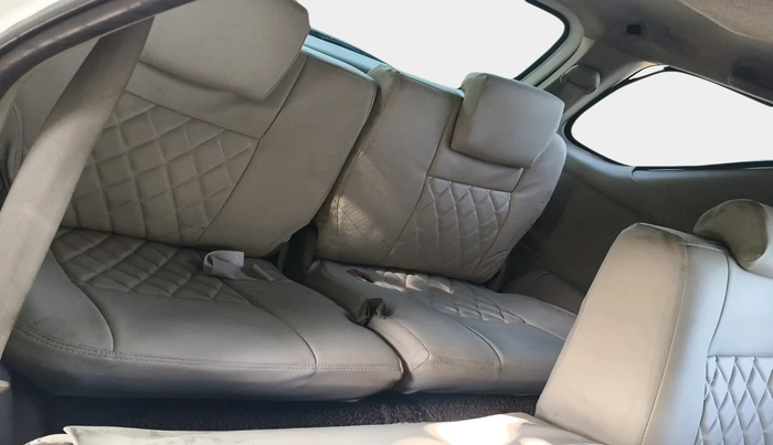2011 Toyota Fortuner 3.0 4X4 MT, Diesel, Manual, 1,17,623 km, interior
