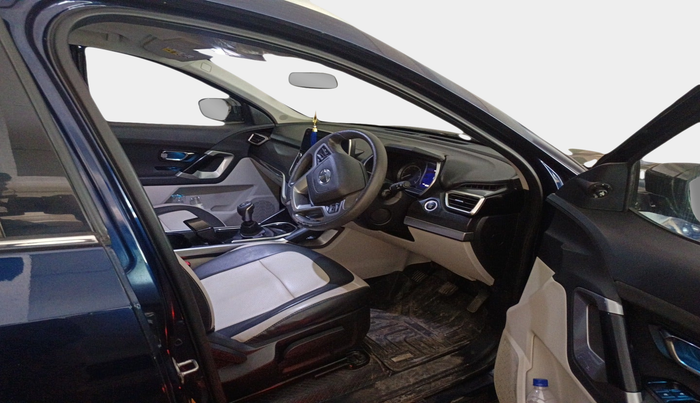 2021 Tata Safari XT PLUS, Diesel, Manual, 29,580 km, interior