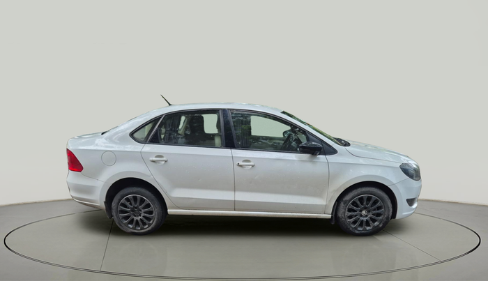 2015 Skoda Rapid 1.6 MPI STYLE PLUS AT, Petrol, Automatic, 54,773 km, exterior