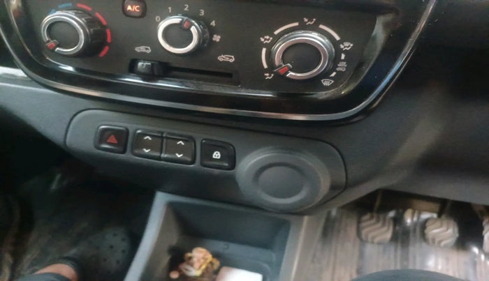 2016 Renault Kwid RXT 0.8, Petrol, Manual, 63,863 km, interior