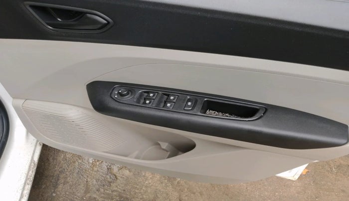 2021 Renault TRIBER RXT, Petrol, Manual, 23,774 km, interior