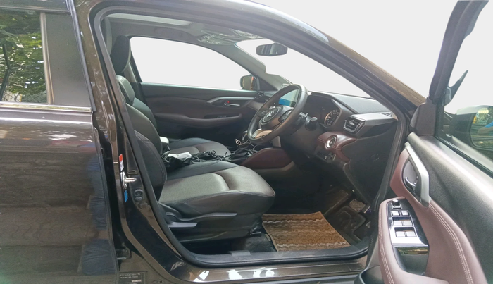 2023 Maruti Grand Vitara ALPHA SMART HYBRID AT, Petrol, Automatic, 1,398 km, interior