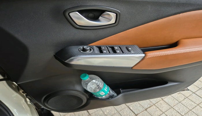 2019 Nissan Kicks XL 1.5, Petrol, Manual, 16,642 km, interior