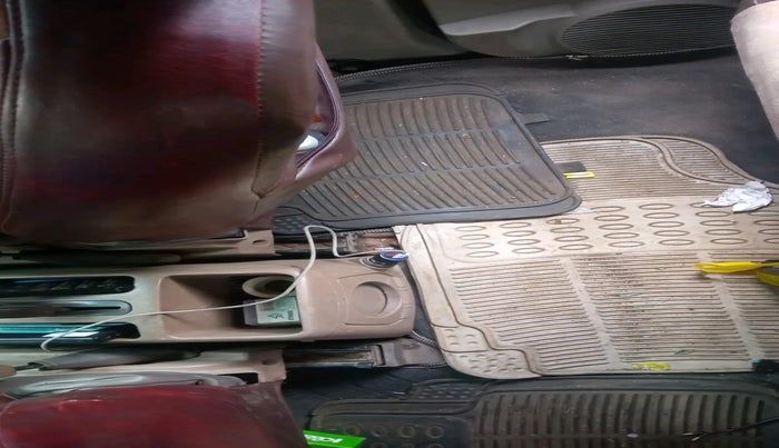 2010 Mahindra Xylo E4 BS-III, Diesel, Manual, 1,62,384 km, interior