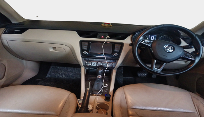 2016 Skoda Octavia 2.0 TDI CR STYLE PLUS AT, Diesel, Automatic, 1,19,946 km, interior