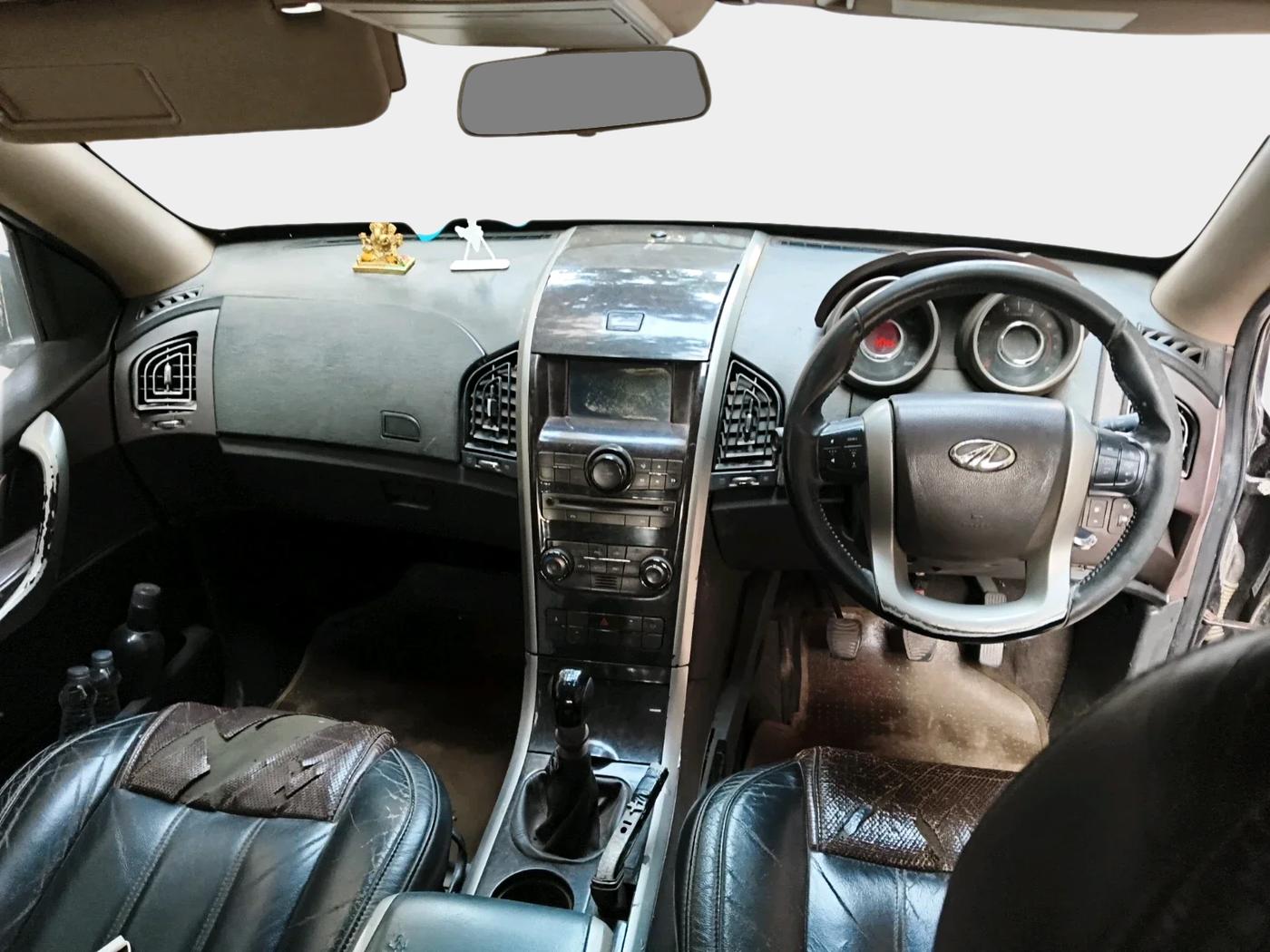 2012 Mahindra XUV500 W8, Diesel, Manual, 1,87,519 km, interior