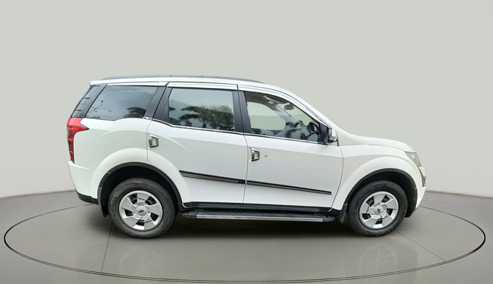 2016 Mahindra XUV500 W6, Diesel, Manual, 1,27,095 km, exterior