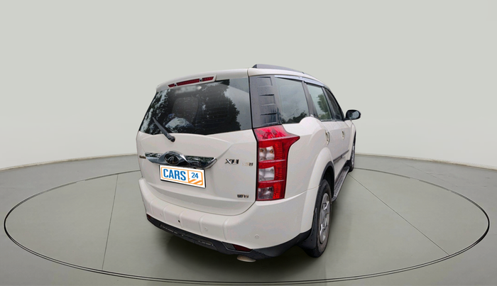 2016 Mahindra XUV500 W6, Diesel, Manual, 1,27,095 km, exterior