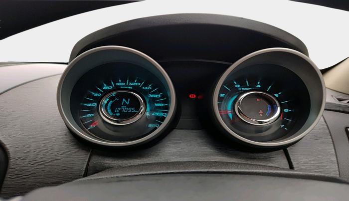 2016 Mahindra XUV500 W6, Diesel, Manual, 1,27,095 km, interior