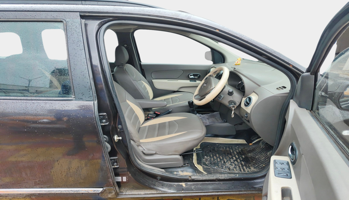2015 Renault Lodgy 85 PS RXZ, Diesel, Manual, 1,04,767 km, interior