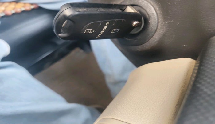 2012 Hyundai Verna FLUIDIC 1.6 VTVT EX, Petrol, Manual, 1,16,451 km, interior