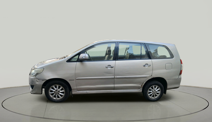 2013 Toyota Innova 2.5 VX 7 STR, Diesel, Manual, 96,252 km, exterior