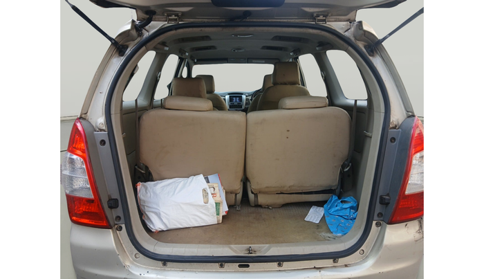 2013 Toyota Innova 2.5 VX 7 STR, Diesel, Manual, 96,252 km, exterior