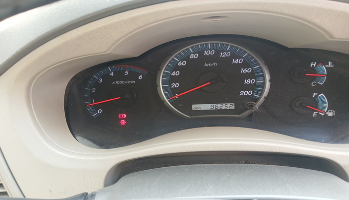 2013 Toyota Innova 2.5 VX 7 STR, Diesel, Manual, 96,252 km, interior