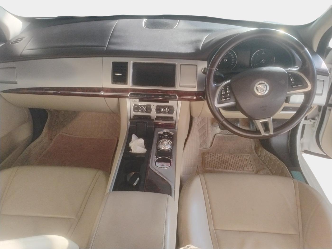 2013 Jaguar XF 3.0 DIESEL, Diesel, Automatic, 37,500 km, interior