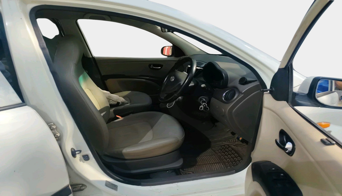 2012 Hyundai i10 MAGNA 1.1, Petrol, Manual, 1,43,092 km, interior