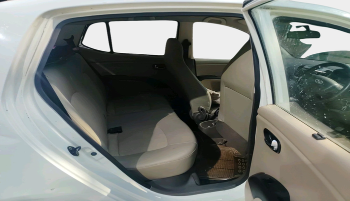 2012 Hyundai i10 MAGNA 1.1, Petrol, Manual, 1,43,092 km, interior