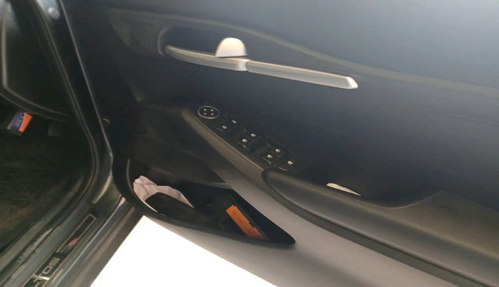 2020 KIA SELTOS HTK 1.5 PETROL, Petrol, Manual, 31,765 km, interior