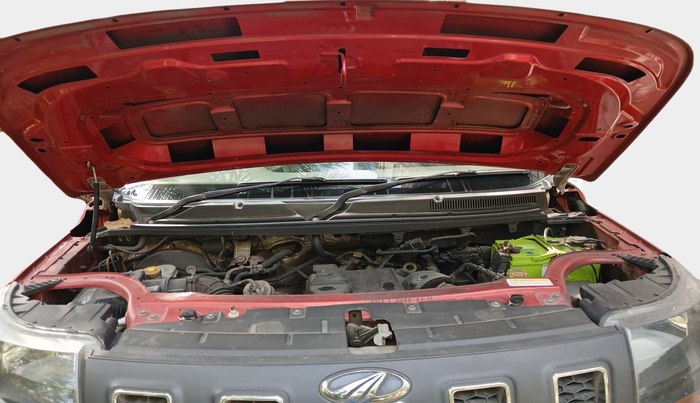 2018 Mahindra TUV300 T10 DUAL TONE, Diesel, Manual, 78,150 km, exterior