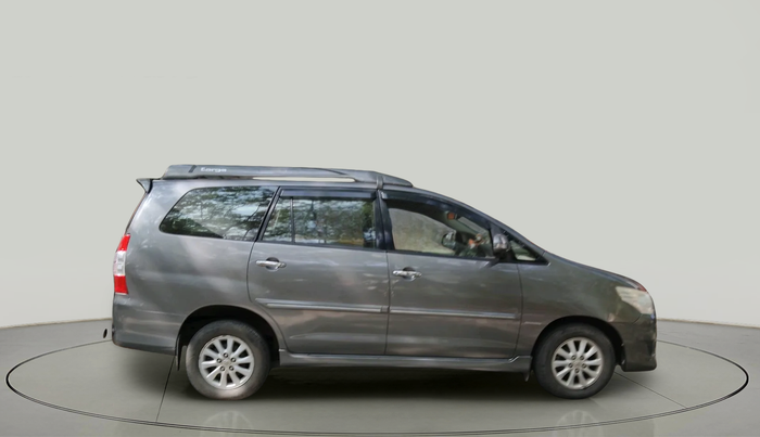 2013 Toyota Innova 2.5 VX 8 STR, Diesel, Manual, 81,613 km, exterior