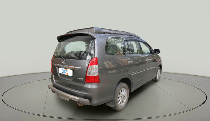 2013 Toyota Innova 2.5 VX 8 STR, Diesel, Manual, 81,613 km, exterior