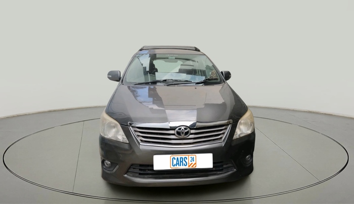 2013 Toyota Innova 2.5 VX 8 STR, Diesel, Manual, 81,613 km, exterior