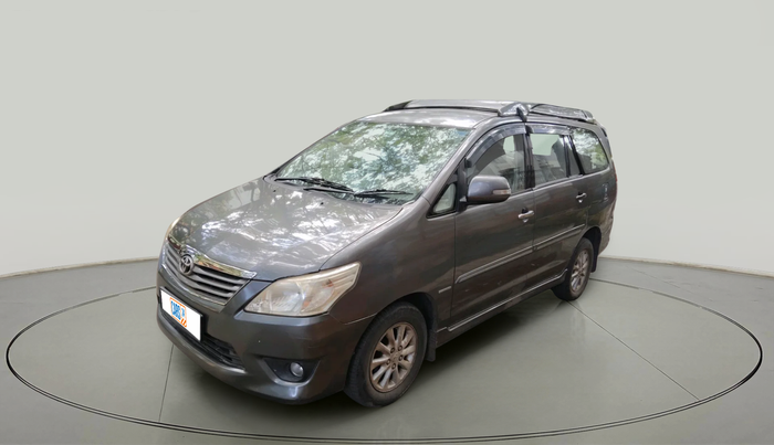 2013 Toyota Innova 2.5 VX 8 STR, Diesel, Manual, 81,613 km, exterior