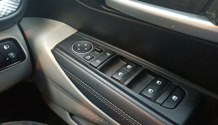 2021 KIA SONET HTX 1.0 IMT, Petrol, Manual, 36,877 km, interior